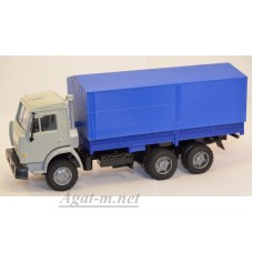 Камский-53205 грузовик бортовой с тентом, светло-серый/синий