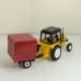 Трактор МТЗ-82 пластик с прицепом красная будка, желтый/черный