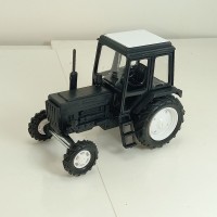 160056-МЛП Трактор МТЗ-82 пластик двух цветный, черный