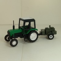 160064-МЛП Трактор МТЗ-82 (пластик 2х цветный зелено-черный) с прицепом Полевая кухня