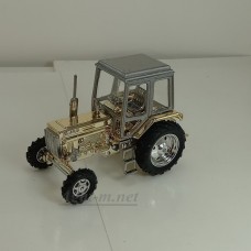 Трактор МТЗ-82 полностью-металл (кабина серый металлик, корпус-золото)