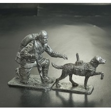 Боец – вожатый РККА с собакой