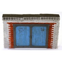 166-СМУ Фасад гаража №16 Кирпич белый, красный "ёлочка," ворота деревянные, голубые, плиты перекрытия.