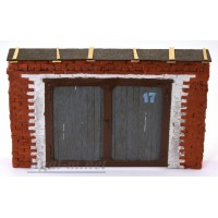 167-СМУ Фасад гаража №17 Красно-белый кирпич, карниз, ворота деревянные, темно-серые, рубероид.