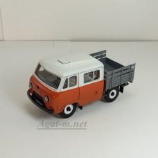 УАЗ-39094 Фермер без тента (пластик крашенный) двухцветный, белый/оранжевый