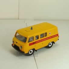 УАЗ-39099 комби Скорая медицинская помощь (металл), желтый