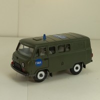 11035-2-УСР УАЗ-39099 Комби ГАИ (пластик), зеленый
